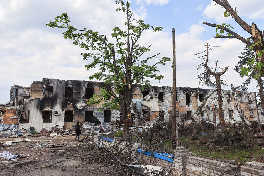 Разрушения на&nbsp;территории железнодорожного депо города Попасная, 9&nbsp;мая 2022&nbsp;года