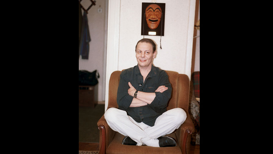 Александр Васильевич Бурдонский у&nbsp;себя дома,1994 год
