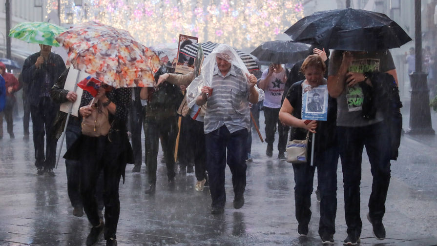 Участники акции &laquo;Бессмертный полк&raquo; в&nbsp;Москве, 9 мая 2019 года