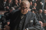 Кадр из фильма «Темные времена» (2017)